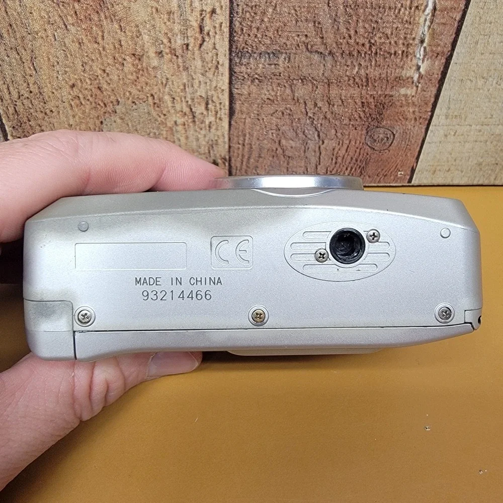 Samsung Maxima Zoom 105Ti Quartz Date 35mm Film Camera Silver 38-105mm SHD Lens